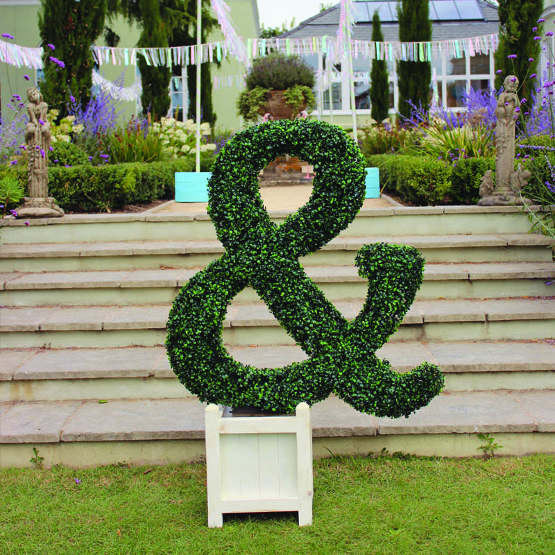 Topiary Ampersand  1
